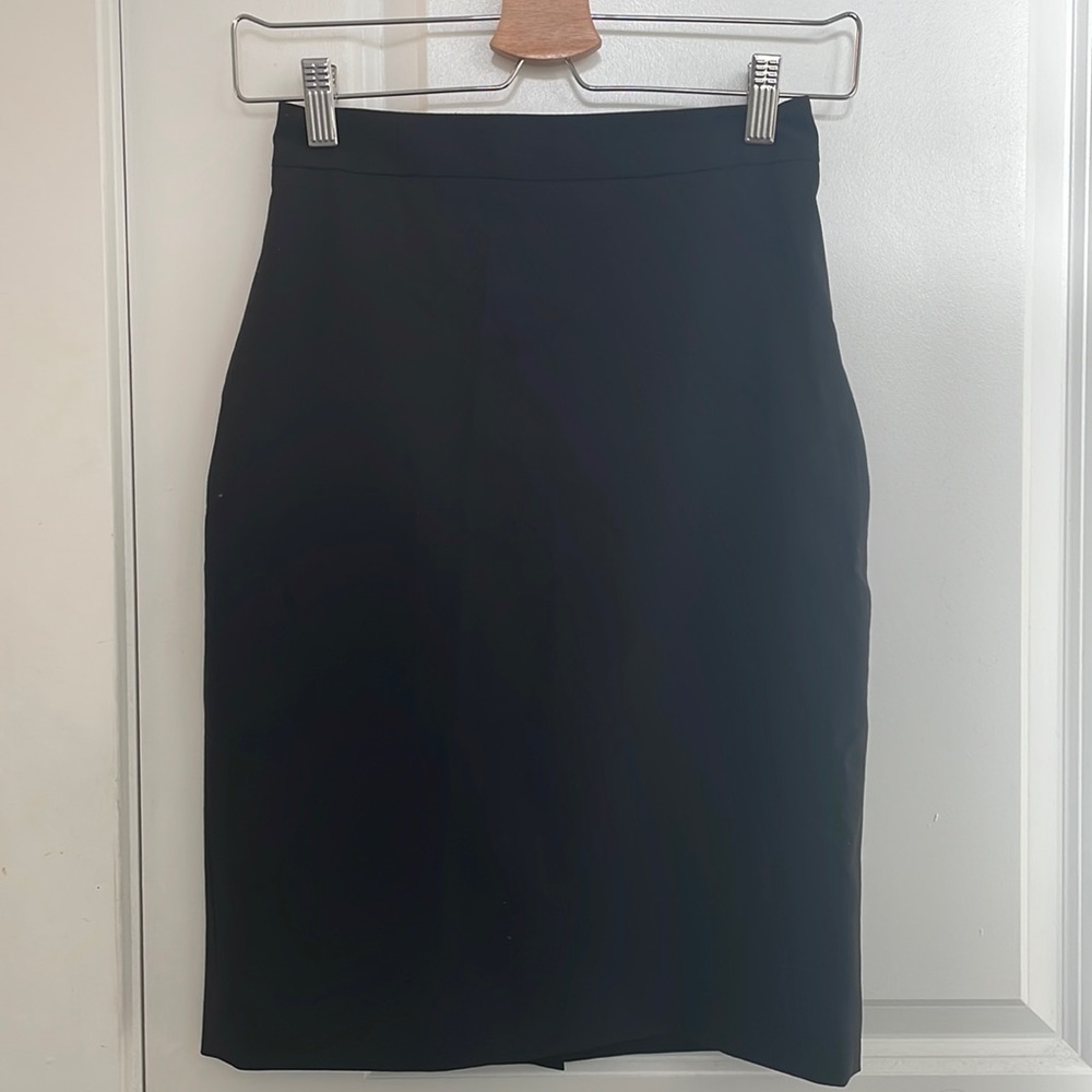 Banana Republic Pencil Skirt Black Size 0 - Excellent Condition.